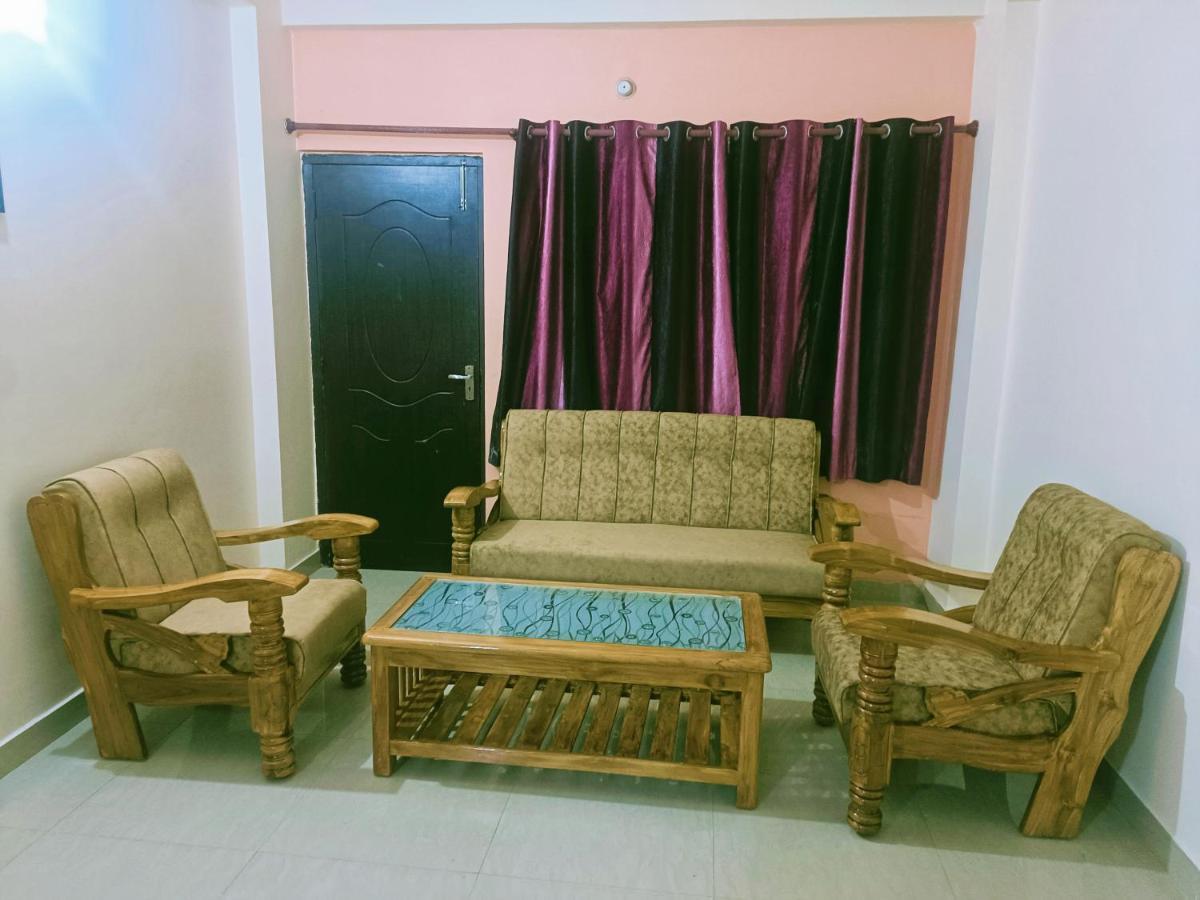 Pretty Garden View Apartment 3Bhk Furnished Flat Near Kashi Vishwanath Temple Varanasi Luaran gambar